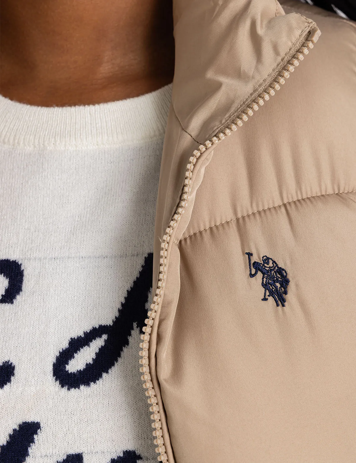 CLASSIC PUFFER VEST WITH ZIP POCKETS
