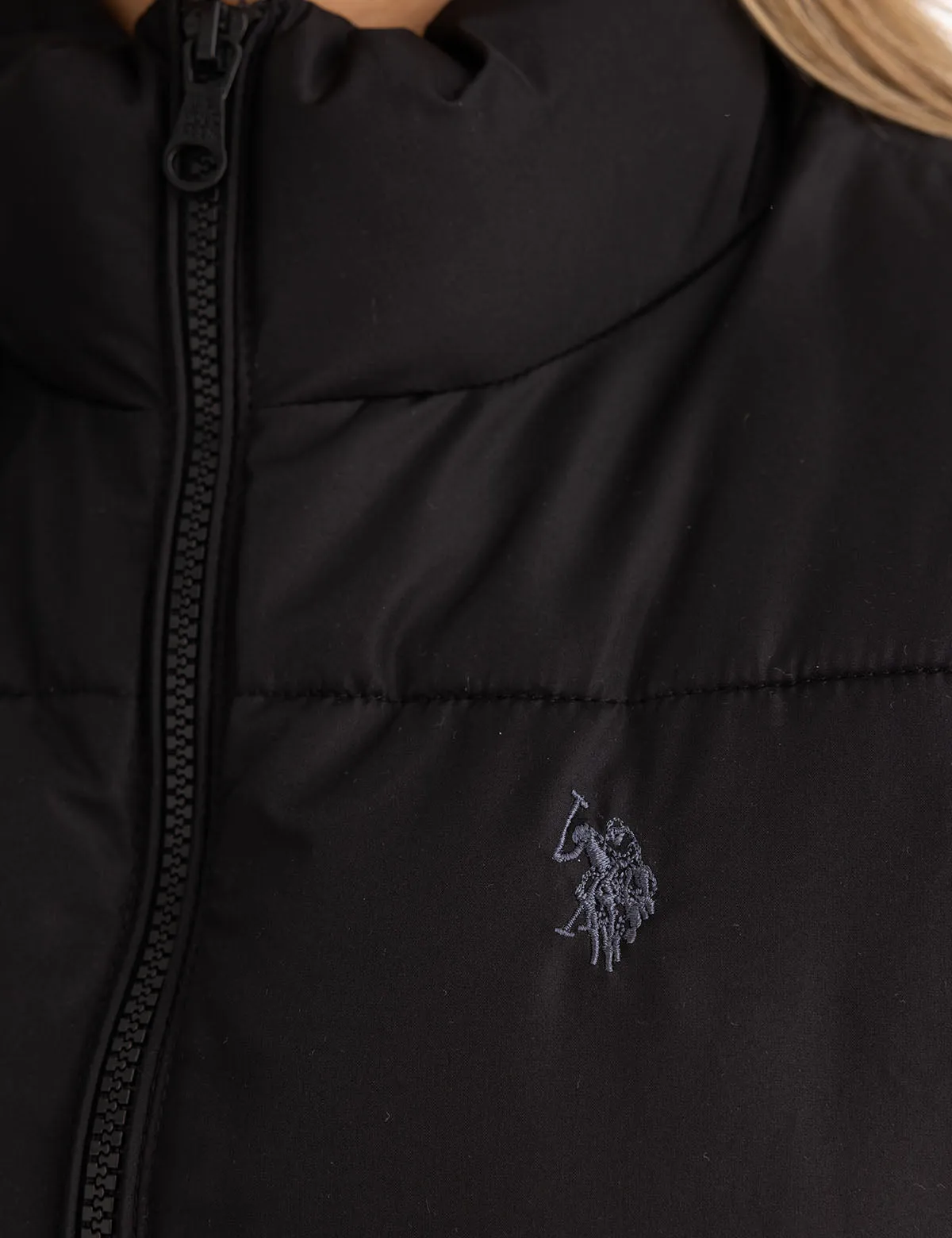 CLASSIC PUFFER VEST WITH ZIP POCKETS