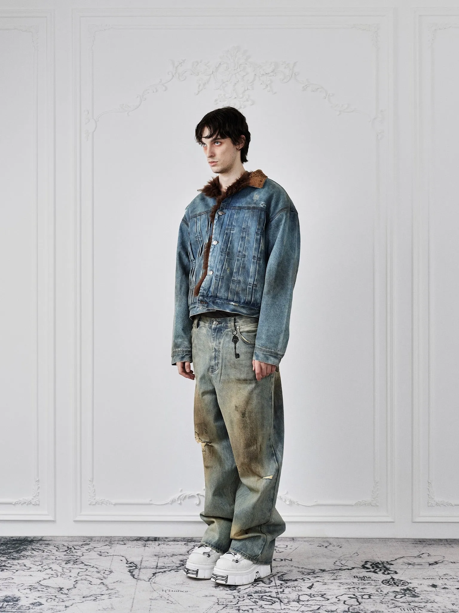 Dirty-Washed Brushing Wax Baggy Denim
