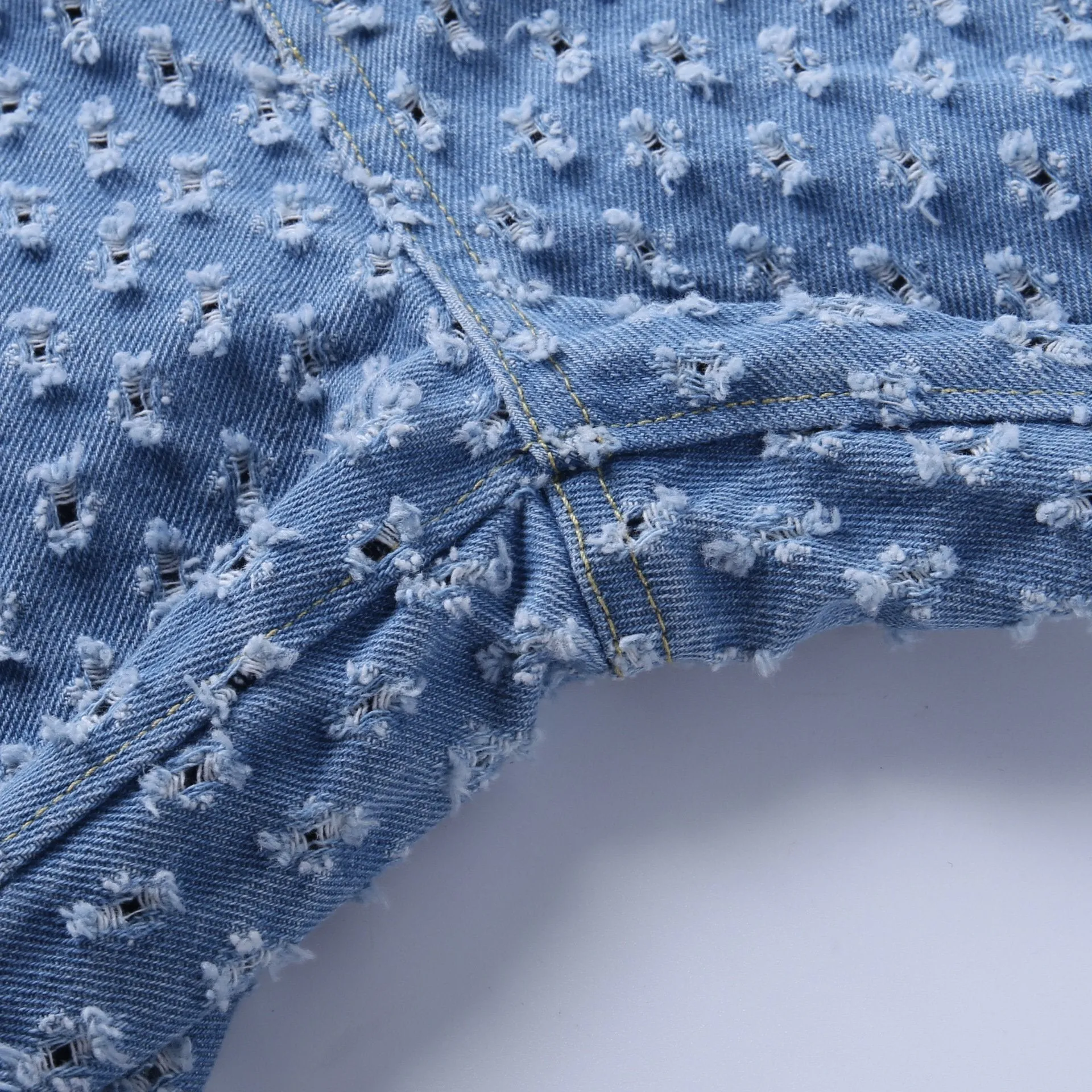Hole Distressed Wash Pattern Jeans