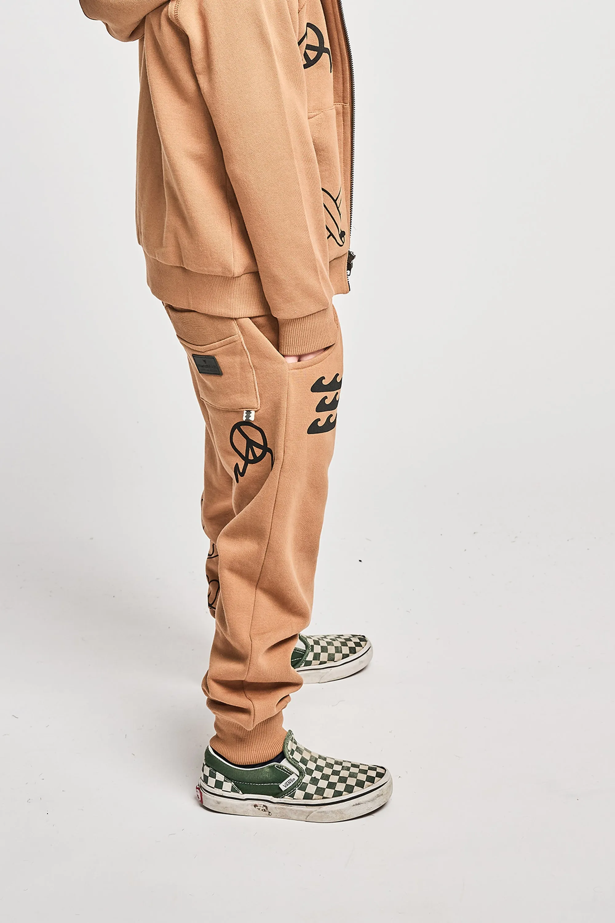 LESSGO TRACK PANT