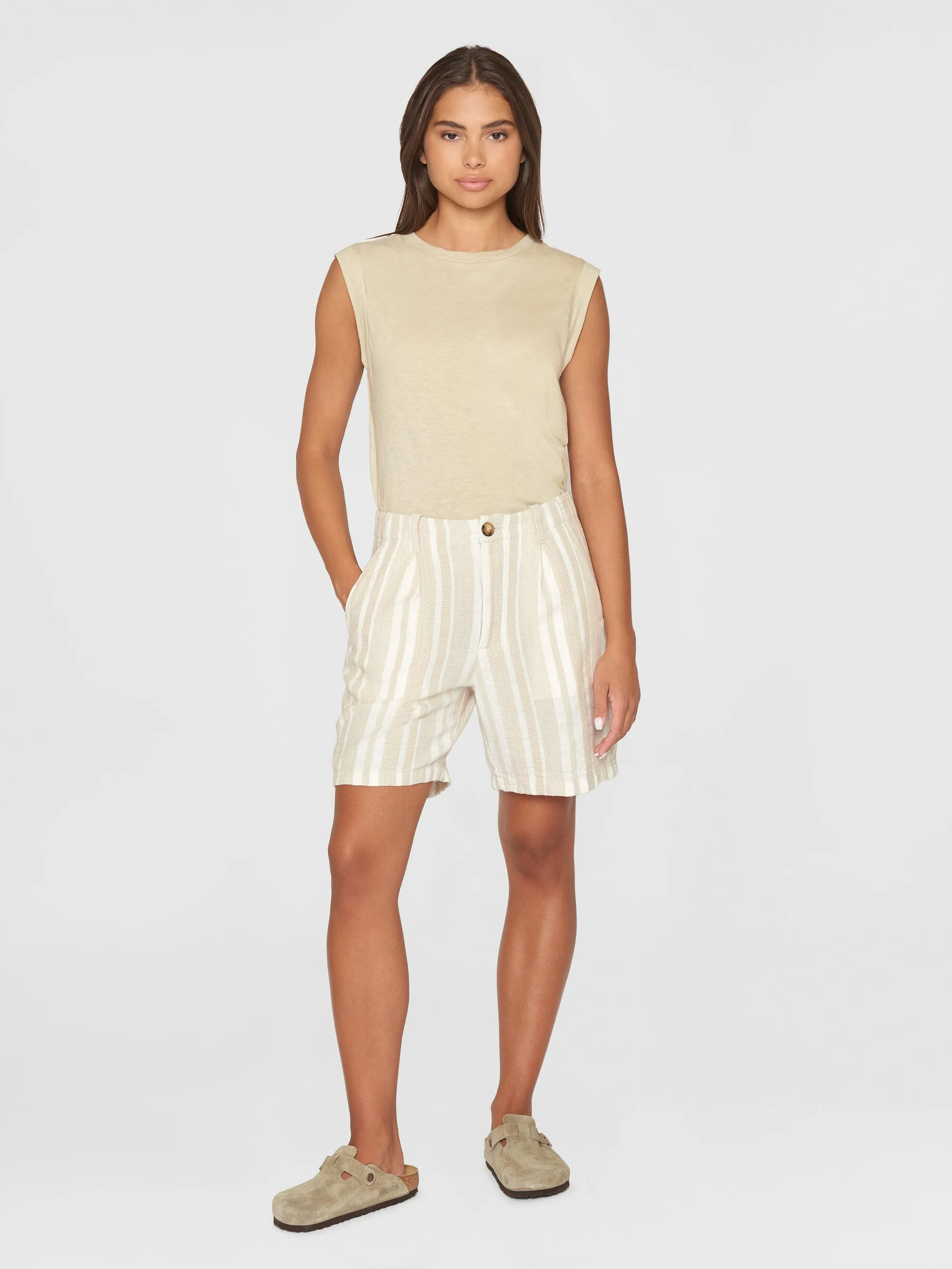 POSEY wide mid-rise pleated jacquard woven stripe shorts - GOTS/Vegan - Beige stripe