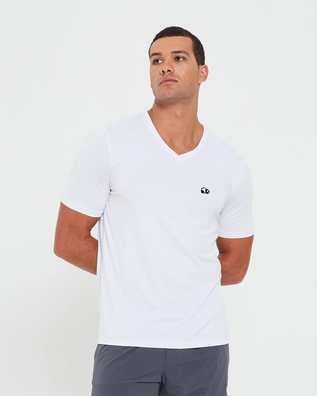 Re:Luxe Essential V-Neck - Classic Fit